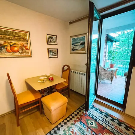 Apartment M&s *